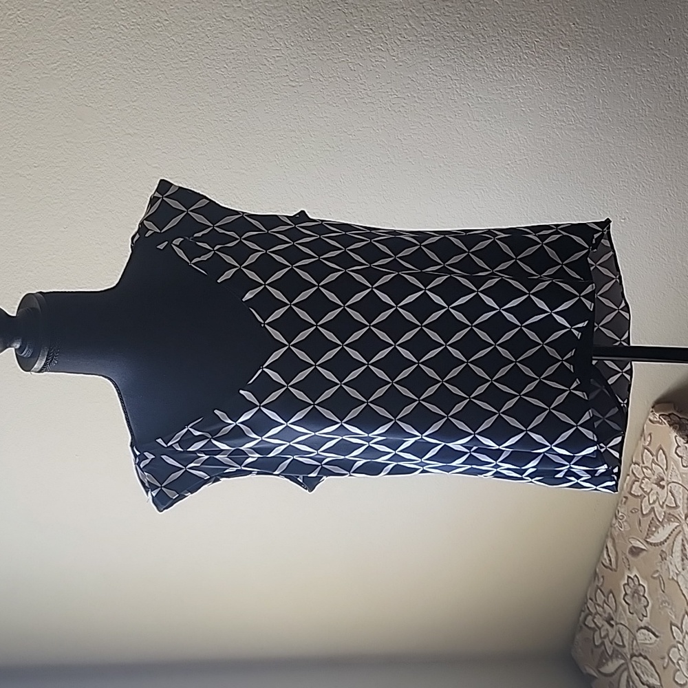 Ladies sleeveless blouse